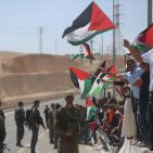 قوات الاحتلال تعتدي على المصلين والمتضامنين في الخان الأحمر