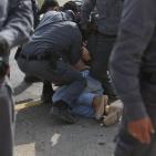 اصابة عدد من المواطنين بينهم الوزير وليد عساف بالاختناق واعتقال مرافقه خلال قمع الاحتلال مسيرة الخان الاحمر