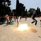 شاهد.. اصابات واعتقالات عقب اقتحام الاحتلال للمسجد الأقصى