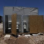 بالصور: المستوطنون يغادرون بؤرة 