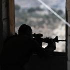 بالصور: المستوطنون يغادرون بؤرة 