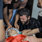 بالصور: الآلاف يشيعون جثمان شهيد الفجر الفتى عماد حشاش في مخيم بلاطة