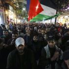 صور: فعاليات إسنادية للأسير ناصر أبو حميد في رام الله ونابلس