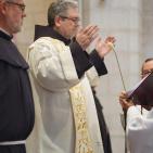 نائب رئيس وأعضاء بلدية بيت لحم يشاركون في استقبال حارس الاراضي المقدسة