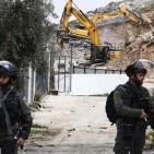 بالصور: الاحتلال يهدم منزلا قيد الانشاء في 