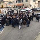 موظفو شركة كهرباء القدس يواصلون فعالياتهم المنددة بالاعتداءات