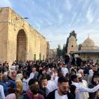 بالصور: نحو 200 ألف أدّوا صلاة عيد الفطر في المسجد الأقصى