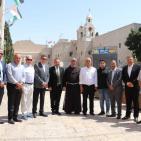 كهرباء القدس تقدم مركبتين كهربائيتين لبلدية بيت لحم
