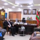 وفد الجمعية الفلسطينية يزور المؤسسة الاستهلاكية العسكرية الأردنية ويبحث آفاق التعاون المشترك