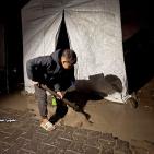 أمطار أول منخفض جوي تُغرق مئات خيام النازحين في قطاع غزة وتفاقم المعاناة الإنسانية (صور وفيديو)