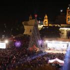 بالفيديو والصور| بيت لحم تُضيء شجرة الميلاد