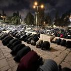 بالصور| 60 ألفًا يؤدون صلاة التراويح في المسجد الأقصى