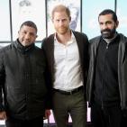 بالصور: الأمير هاري وزوجته ميجان يزوران أطفال غزة في مستشفى بالأردن