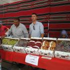 الخليل تحتفل بعنبها 