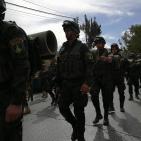 الأجهزة الأمنية في الخليل تنظم عرضا عسكريا في ذكرى الاستقلال