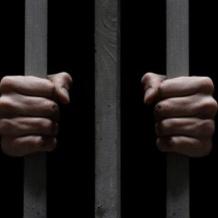 الكاتب إنجاص يدعو لتعزيز حرية التعبير والإفراج عن المعتقلين السياسيين