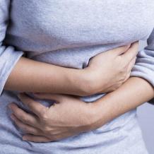 خاص| وجع فم المعدة ليس دائمًا من المعدة… طبيب يوضح الفروق وأعراض جرثومة المعدة