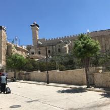 لجنة متابعة التعديات على الحرم الابراهيمي تقر سلسلة إجراءات لحمايته