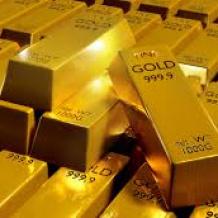 الذهب يرتفع إلى مستوى قياسي