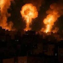 شاهد | إصابات جراء قصف الاحتلال منزلا في مخيم الشاطئ المكتظ بالنازحين غرب غزة