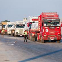 معاريف: الجيش الإسرائيلي يوصي بوقف إدخال المساعدات لغزة ويحذّر من "تعافي حماس"