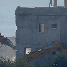 الاحتلال يجبر مواطنا على هدم جزء من منزله في أم طوبا بالقدس
