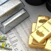 انخفاض أسعار الذهب والفضة والنفط عالميا مع استقرار الدولار