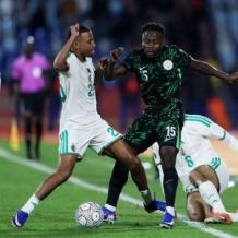 (كاف) يفتح تحقيقا بشأن أحداث مباراة الجزائر ونيجيريا