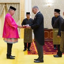 السفير القدرة يقدم أوراق اعتماده إلى ملك ماليزيا سفيراً مفوضاً فوق العادة لدولة فلسطين