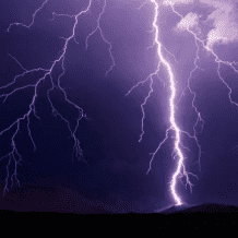 تفسير علمي يكشف سر أشكال البرق العديدة