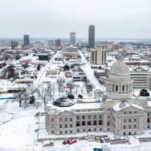 بسبب العاصفة الشتوية.. ترامب يعلن حالة الطوارئ في 10 ولايات