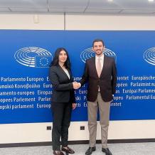 السفيرة أمل جادو تجمتع مع عضو البرلمان الأوروبي " البرتغالي سبستياو بوغالو"