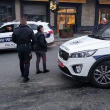 الاحتلال يسلم مقدسية قرارا إبعاد عن المسجد الأقصى ويعتقل شابين من باحاته