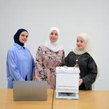 طالبات الهندسة في الجامعة العربية الأمريكية يبتكرن نظاما ذكيا لمراقبة خلايا النحل وتحقيق استدامة الإنتاج