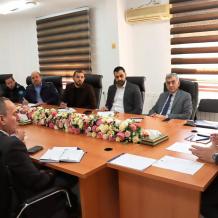 وزير النقل يترأس اجتماعاً لوضع خطة لمعالجة "النقاط السوداء" وتعزيز السلامة المرورية