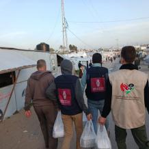 بنك فلسطين وجمعية عطاء فلسطين يوزعان وجبات إفطار للأسر المتضررة في غزة ضمن حملة "رمضان يجمعنا بالحب والعطاء"