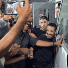 وصول 11 أسيرا إلى مستشفى شهداء الأقصى وسط قطاع غزة