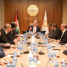 "سلطة النقد" و"نقابة المهندسين" و"اتحاد المقاولين" يناقشون خطة تطبيق قانون خفض استخدام النقد