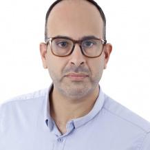 ملادينوف يخدع الأونروا والسلطة