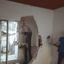 الاحتلال يجبر مقدسيًا على هدم منزله ذاتيًا في سلوان