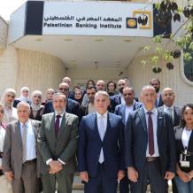 المعهد المصرفي الفلسطيني يُخرّج دبلوم التحكيم المالي والمصرفي