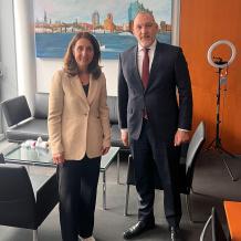 السفير عرفة يُطلع عضو لجنة العلاقات الخارجية في البرلمان الألماني على آخر المستجدات