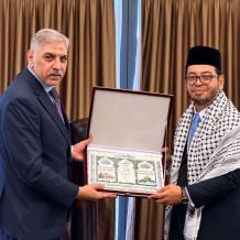 السفير القدرة يبحث مع وزير الشؤون الدينية الماليزية آخر المستجدات في فلسطين