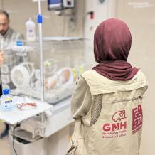 ضمن مبادرة "العيادات الطبية المتنقلة – غزة": وصول حاضنات لحديثي الولادة إلى غزة وسط نقص حاد