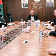 قطامي يعقد اجتماعا موسعا مع ممثلين المؤسسات والهيئات  في نابلس