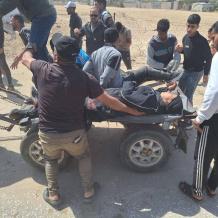 إصابات بقصف الاحتلال مجموعة مواطنين في دير البلح وسط قطاع غزة