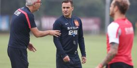 كانافارو مدربا لبطل الدوري الصيني