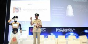 شرطة دبي تضم شرطي آلي الى طاقمها 