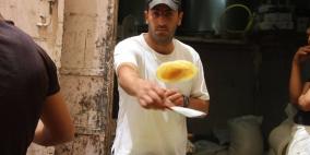 صناعة القطايف في البلدة القديمة بالخليل