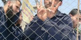 أسرى الحرية يخوضون حرب كرامة